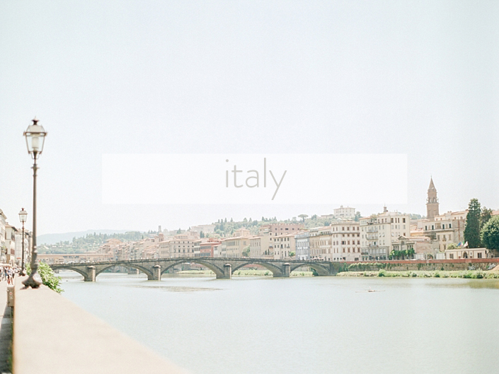 Bridge in Florence, Italy | © The Globetrotter Collective - https://www.theglobetrottercollective.com