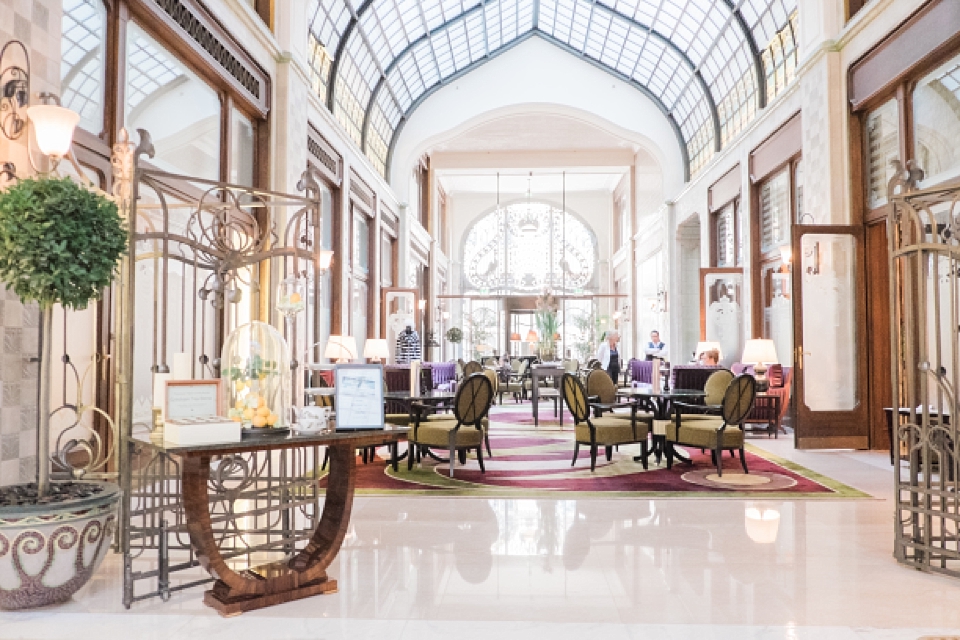 Four Seasons Gresham Palace Hotel lobby, Budapest, Hungary | © The Globetrotter Collective - https://www.theglobetrottercollective.com