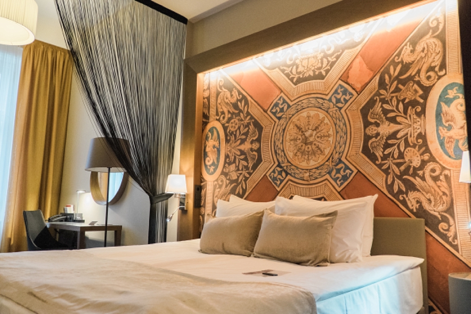 Hotel Moments guest room, Budapest, Hungary | © The Globetrotter Collective - https://www.theglobetrottercollective.com