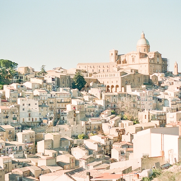 Caltagirone, Sicily, Italy | © The Globetrotter Collective - https://www.theglobetrottercollective.com