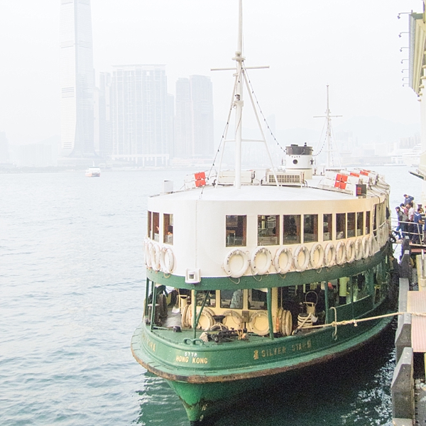 Star Ferry, Hong Kong | © The Globetrotter Collective - https://www.theglobetrottercollective.com