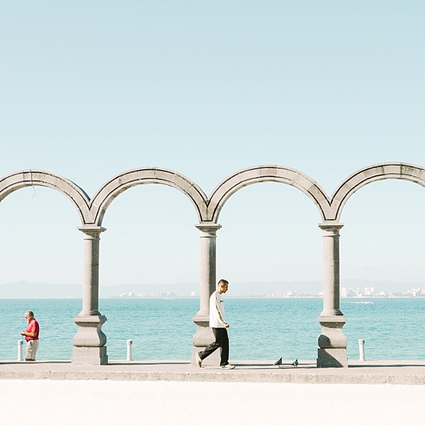 Los Arcos on Malecon, Puerto Vallarta, Mexico | © The Globetrotter Collective - https://www.theglobetrottercollective.com