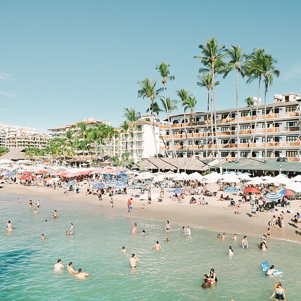 Los Muertos Beach, Puerto Vallarta, Mexico | © The Globetrotter Collective - https://www.theglobetrottercollective.com