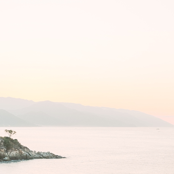 Misimaloya Bay Sunset, Puerto Vallarta, Mexico | © The Globetrotter Collective - https://www.theglobetrottercollective.com