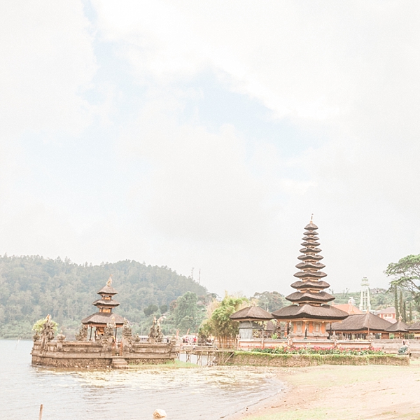 Ulun Danu Bratan Temple, Bali, Indonesia | © The Globetrotter Collective - https://www.theglobetrottercollective.com