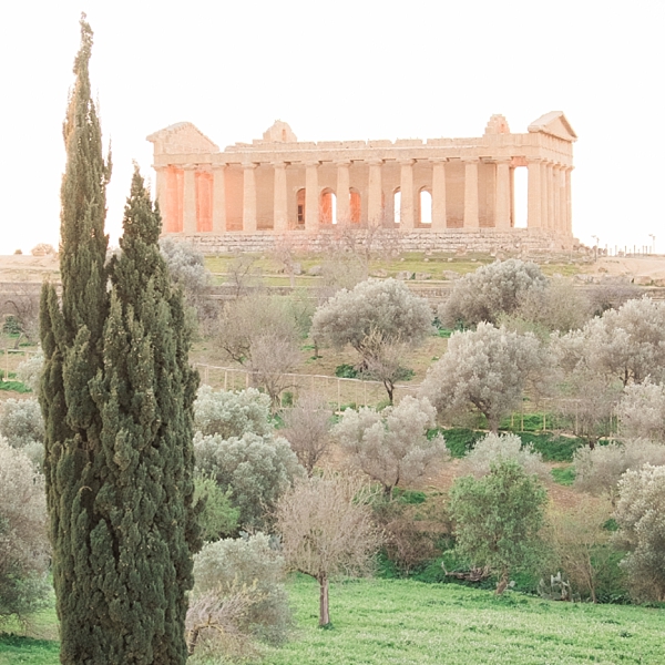 Valle dei Templi, Agrigento, Sicily, Italy | © The Globetrotter Collective - https://www.theglobetrottercollective.com